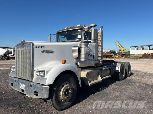 Kenworth W900L Trekkers
