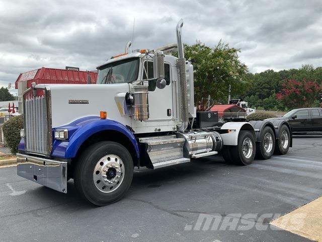 Kenworth W900L Trekkers
