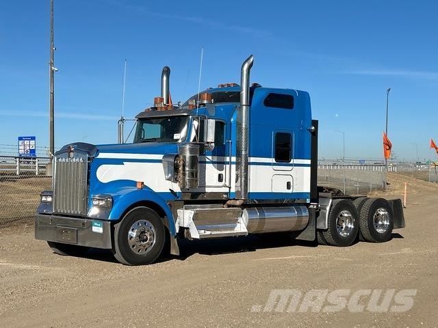 Kenworth W900L Trekkers