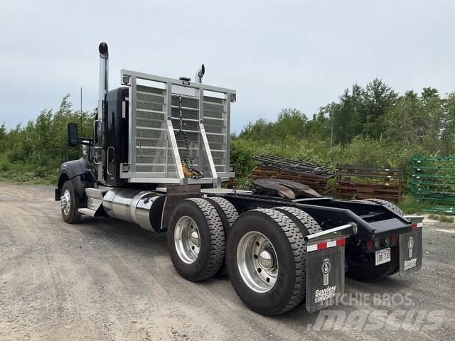 Kenworth W990 Trekkers