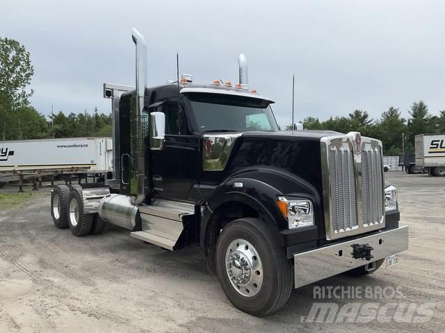 Kenworth W990 Trekkers