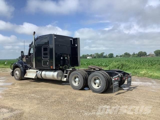 Kenworth W990 Trekkers