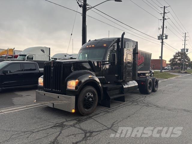 Kenworth W990 Trekkers