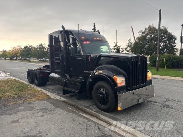 Kenworth W990 Trekkers