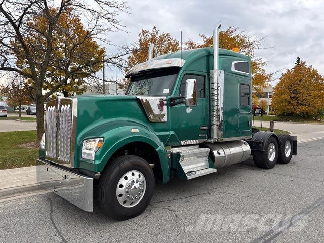 Kenworth W990 Trekkers