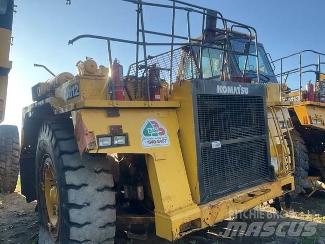 Komatsu 330M Knik dumptrucks
