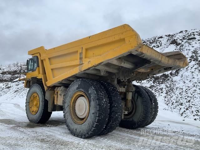 Komatsu 330M Knik dumptrucks