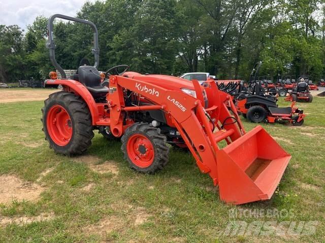 Kubota L3301DT Compacttrekkers