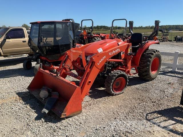 Kubota L3301DT Compacttrekkers
