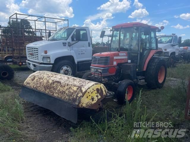 Kubota M5700 Veegmachines voor binnen