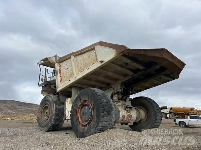 Liebherr T282B Knik dumptrucks