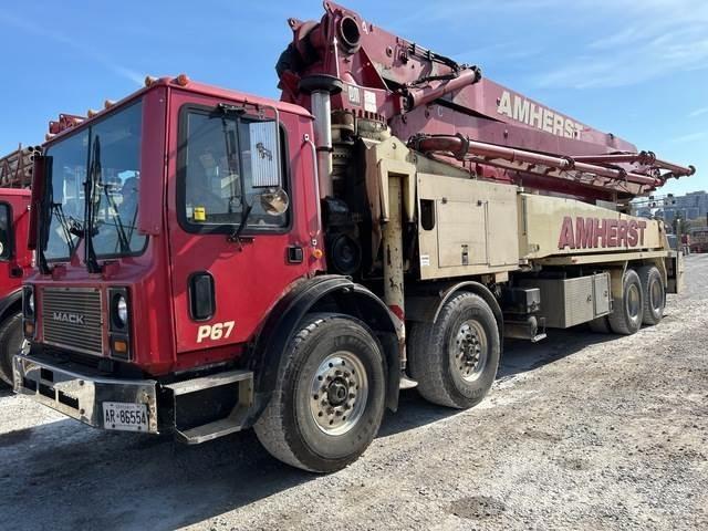 Mack  Betonpomptrucks