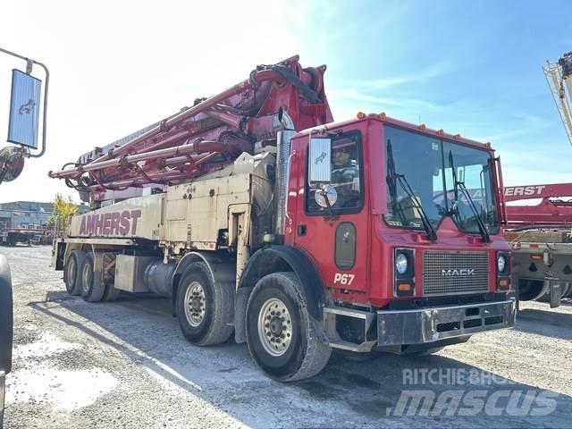 Mack  Betonpomptrucks