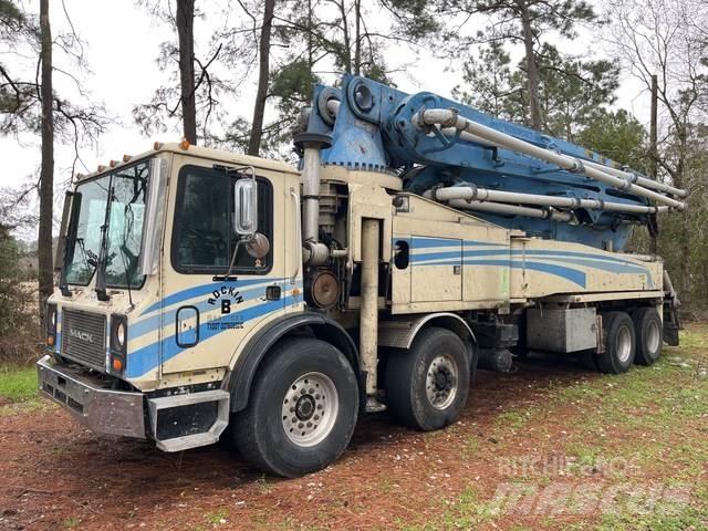 Mack 47M Betonpomptrucks