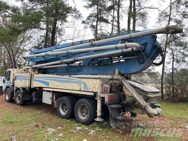 Mack 47M Betonpomptrucks