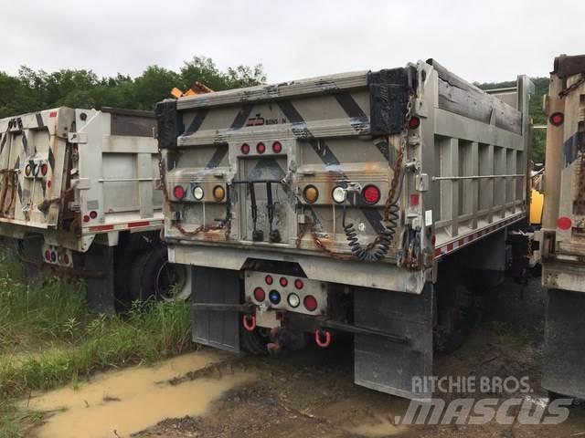 Mack 700 Sneeuwschuivers en -ploegen