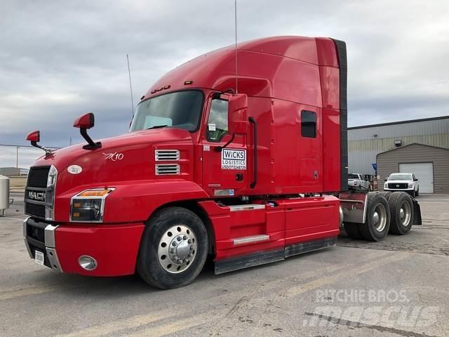 Mack AN64T Trekkers