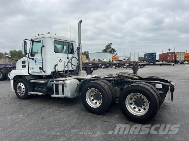Mack AN64T Trekkers