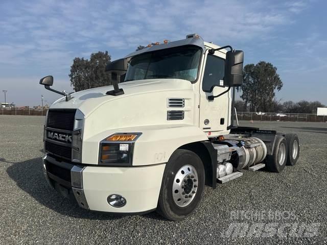 Mack Anthem Trekkers