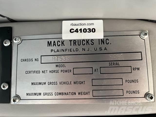 Mack B75 Trekkers