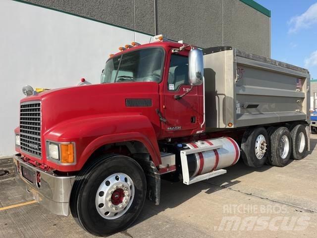 Mack CHU613 Kipper