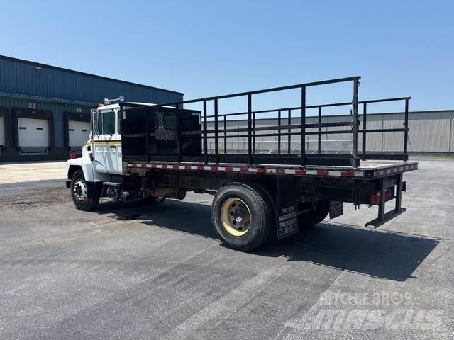 Mack CS300P Platte bakwagens