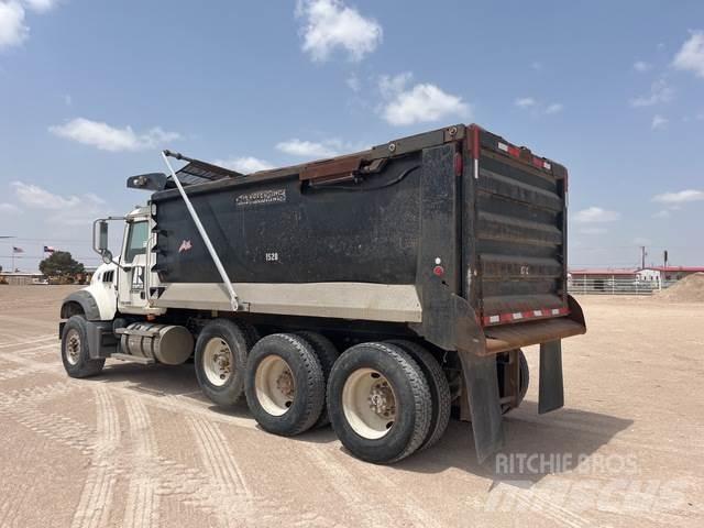 Mack CTP713 Kipper