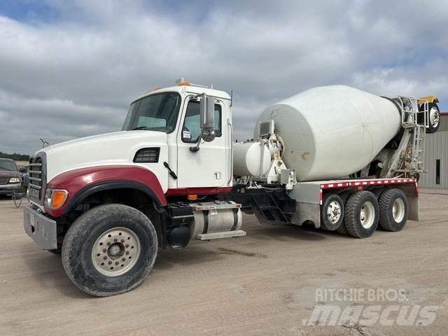 Mack CV513 Anders