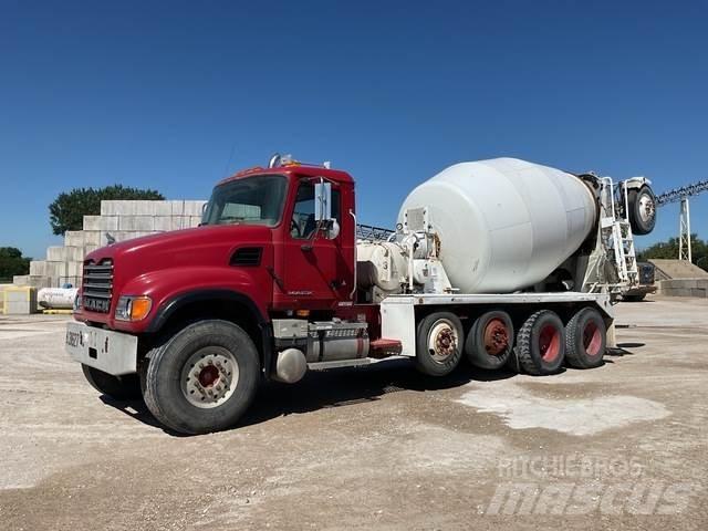 Mack CV513 Anders
