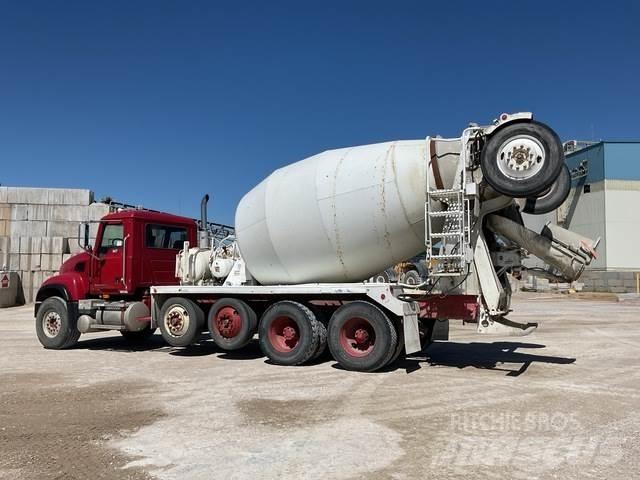Mack CV513 Anders