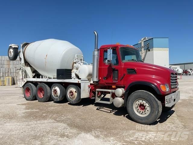 Mack CV513 Anders