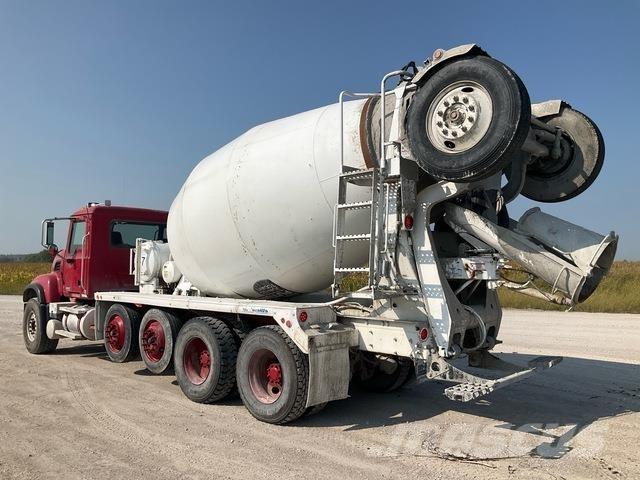 Mack CV513 Anders
