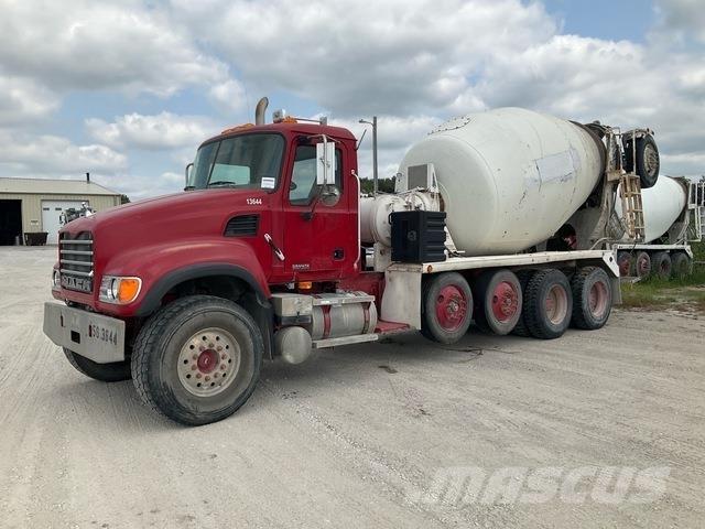 Mack CV513 Anders