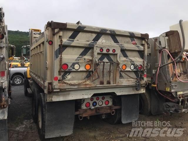 Mack CV700 Sneeuwschuivers en -ploegen