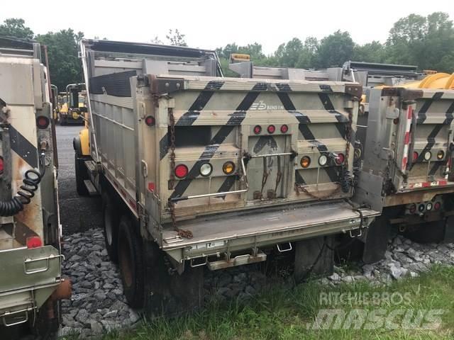 Mack CV700 Sneeuwschuivers en -ploegen