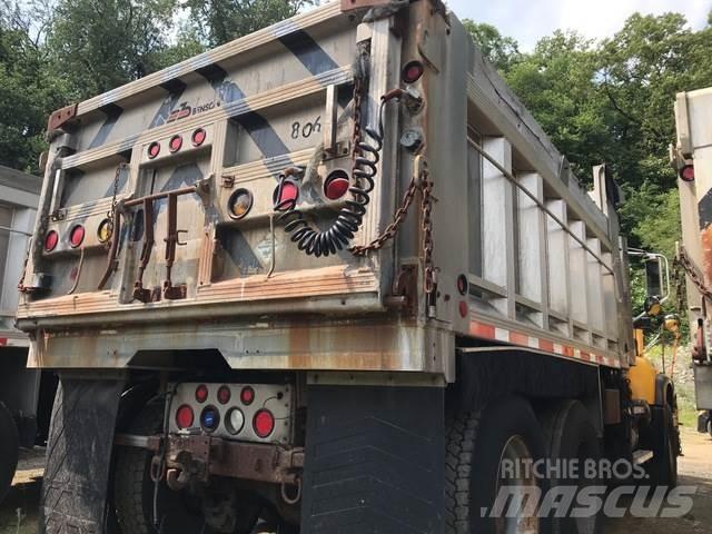 Mack CV700 Sneeuwschuivers en -ploegen