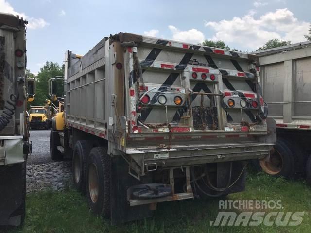 Mack CV700 Sneeuwschuivers en -ploegen