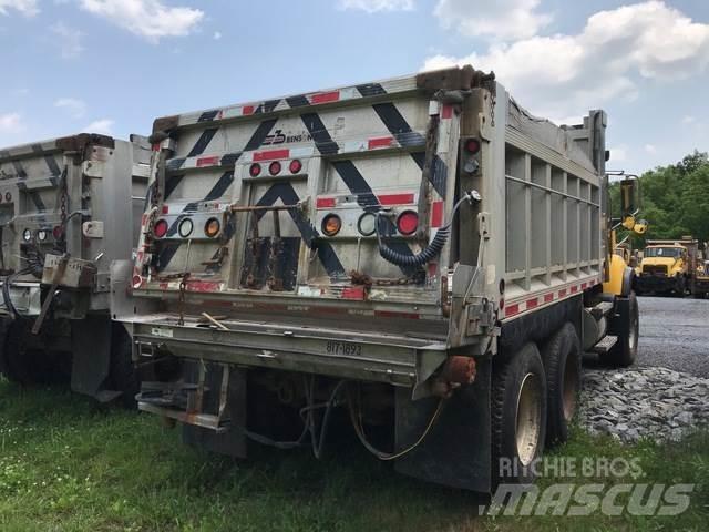 Mack CV700 Sneeuwschuivers en -ploegen