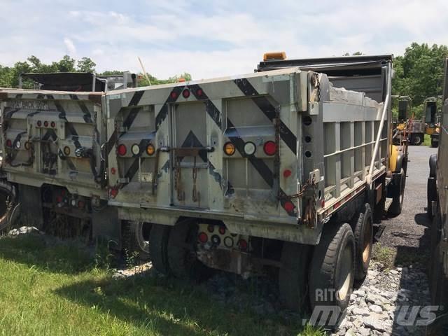 Mack CV700 Sneeuwschuivers en -ploegen