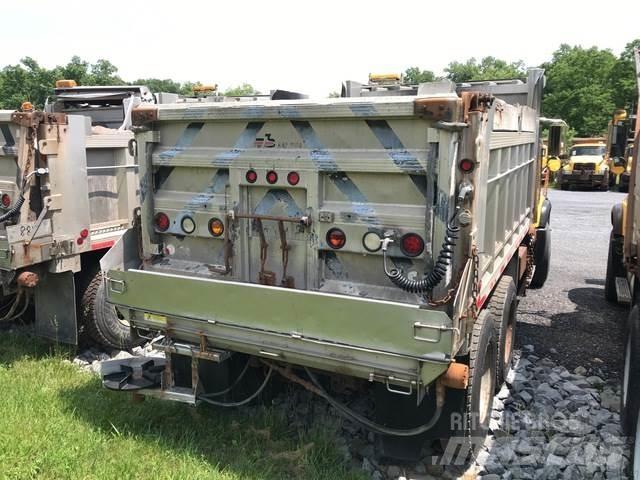 Mack CV700 Sneeuwschuivers en -ploegen