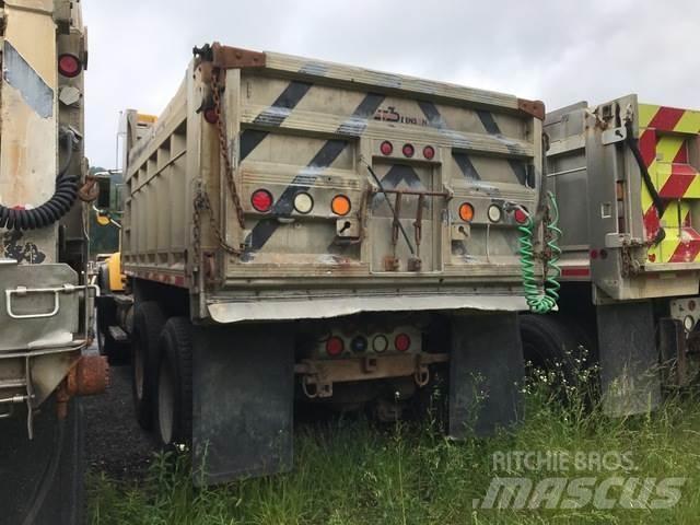 Mack CV700 Sneeuwschuivers en -ploegen
