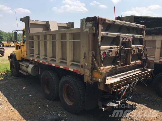 Mack CV700 Sneeuwschuivers en -ploegen