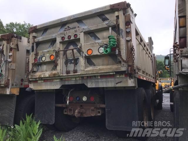 Mack CV700 Sneeuwschuivers en -ploegen