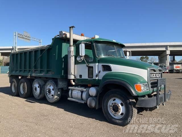 Mack CV713 Kipper