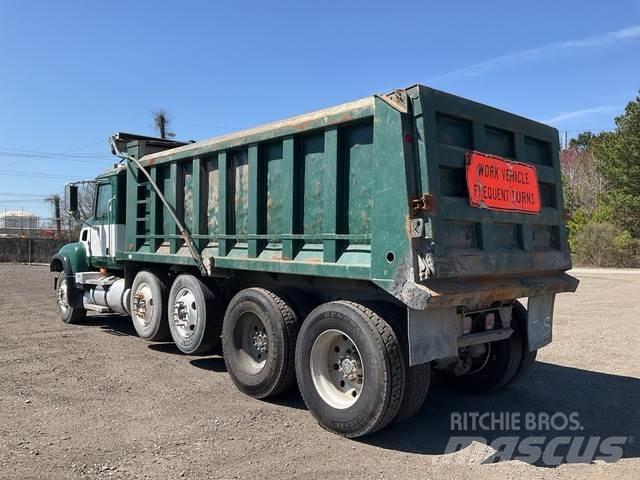 Mack CV713 Kipper