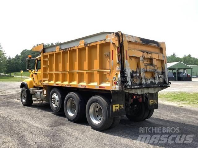 Mack CV713 Kipper