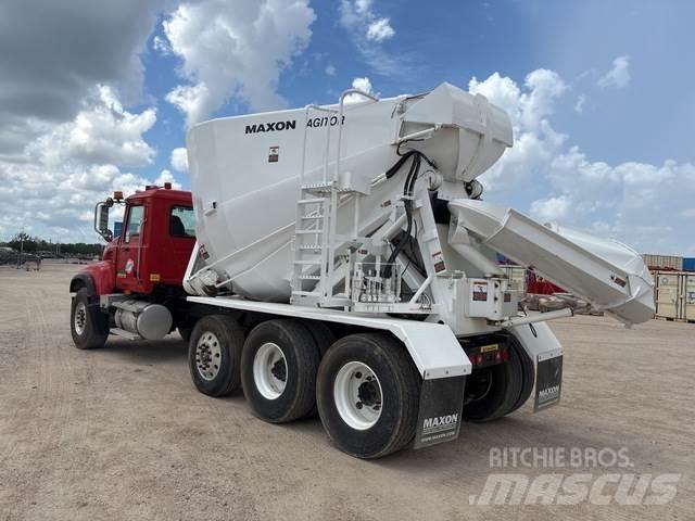 Mack CV713 Anders