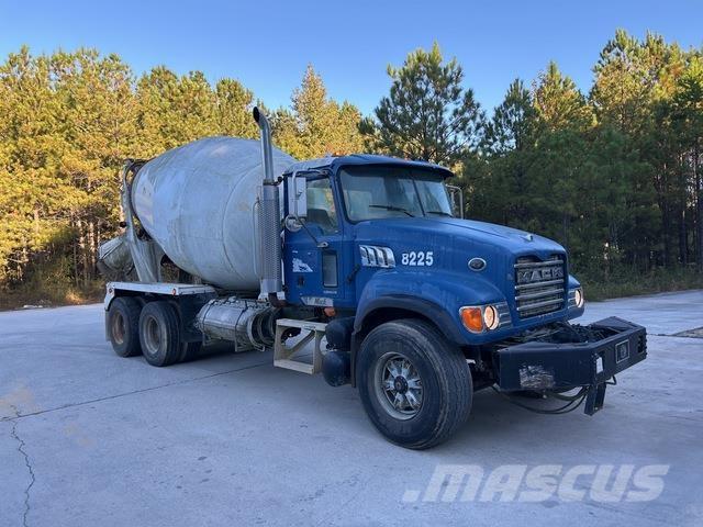 Mack CV713 Anders