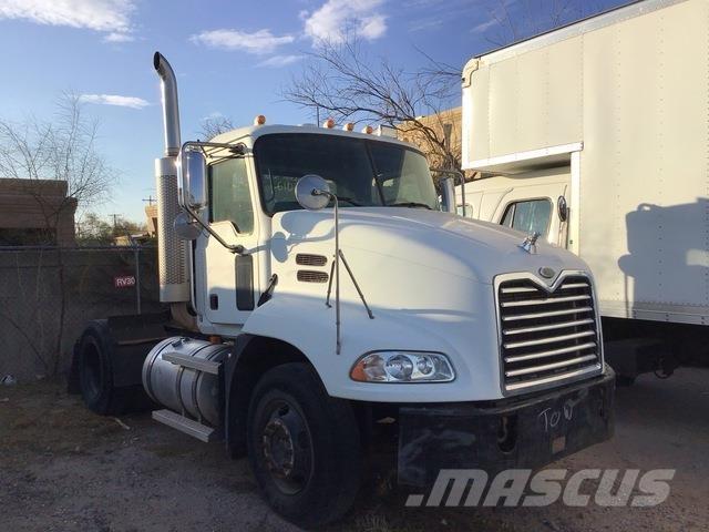 Mack CXN612 Trekkers