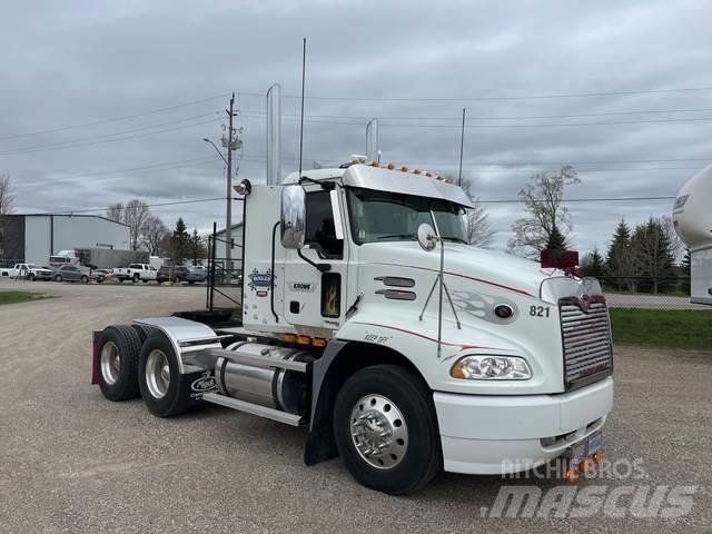 Mack CXN613 Trekkers